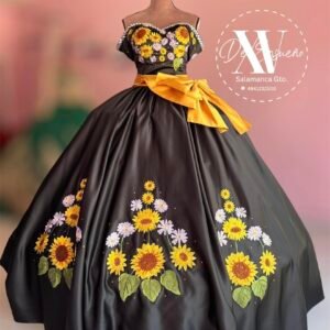 Vestido negro bordado con girasoles